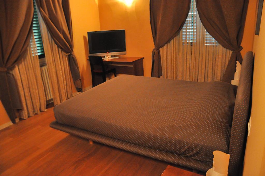 B&B Al Canto Del Cavour Pistoia Oda fotoğraf